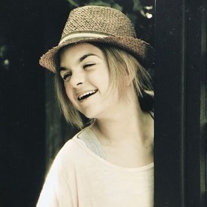 Meet your Posher, Chloe